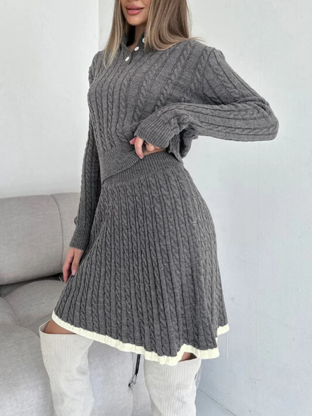 Set fustă cu rever și tricot cu model de cablu