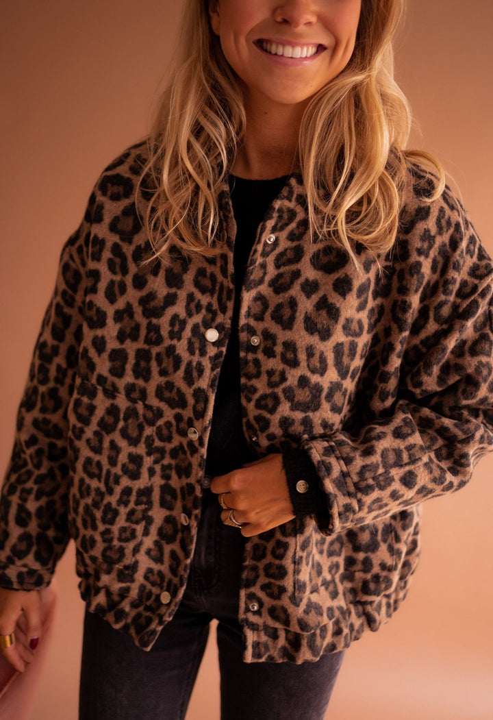 Charlene | Jachetă Trendy cu Imprimeu Leopard Elegant